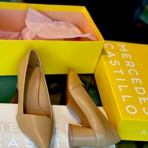 Mercedes Castillo Pumps, size 36, caramel color, sold out online.Made in Brazil